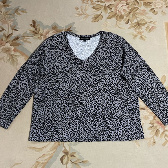 2X grey and black big cat print top - Picture 2 of 6